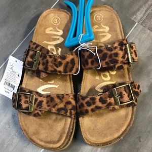 Girls size 3 leopard print sandal with buckle adjust fit